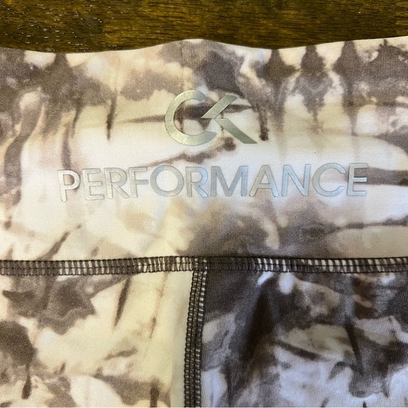 Calvin Klein women’s marbled performance wic biker shorts - Picture 3 of 4